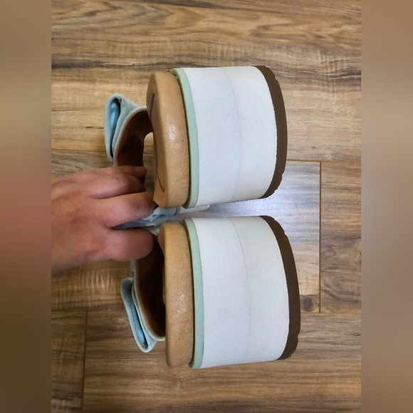 🎉🎉HOST PICK🎉🎉UGG Joan Platform Slide, Jade, US 8 - Picture 9 of 10